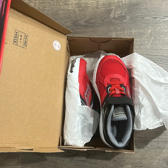 Saucony Other - 🆕 Saucony - Sneakers - NIB